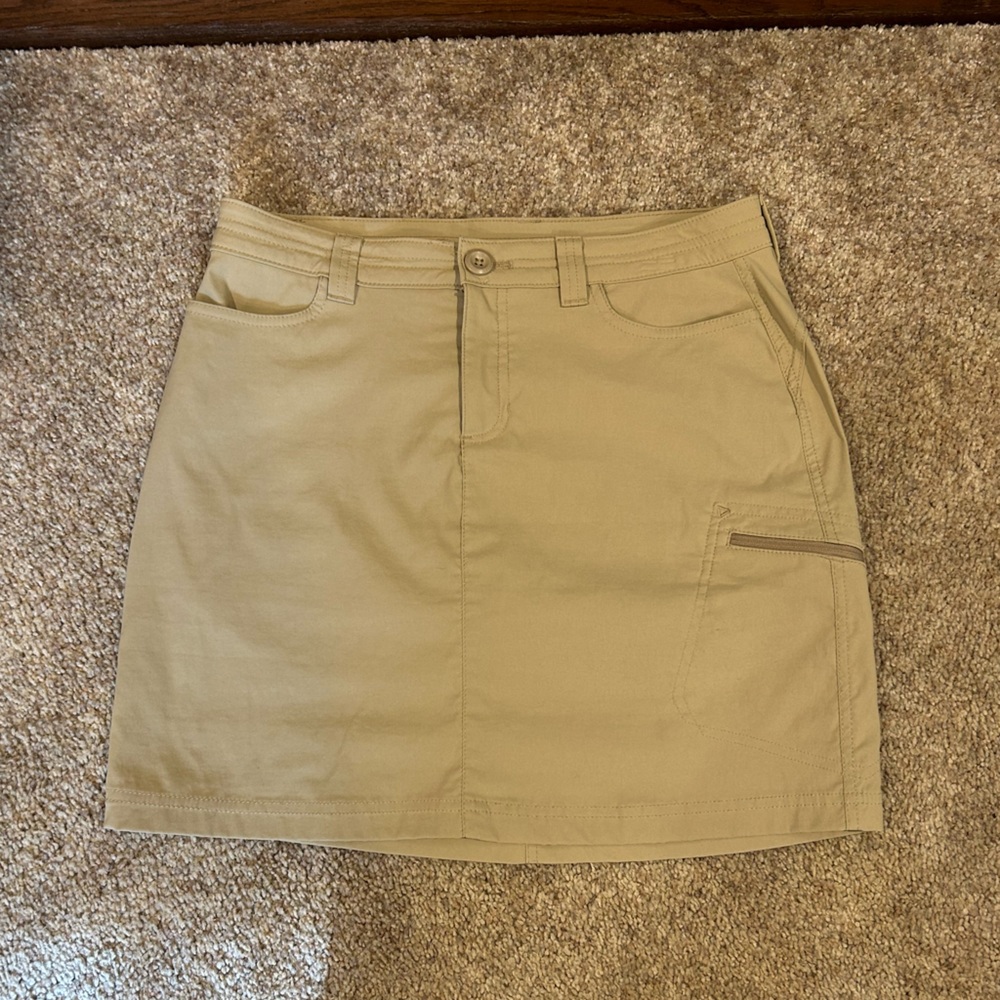 Eddie Bauer tan skort size 4